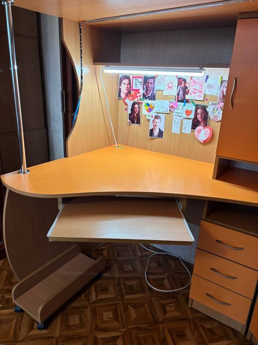 Дитяче ліжко горище 3 в 1 , шафа , стіл