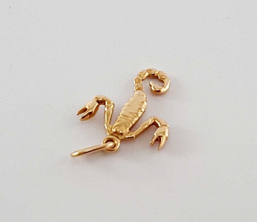 Złota zawieszka znak zodiaku - SCORPION