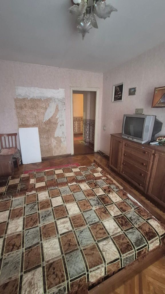 Продам 3-х кімнатну квартиру,р-н Залізничного Вокзалу