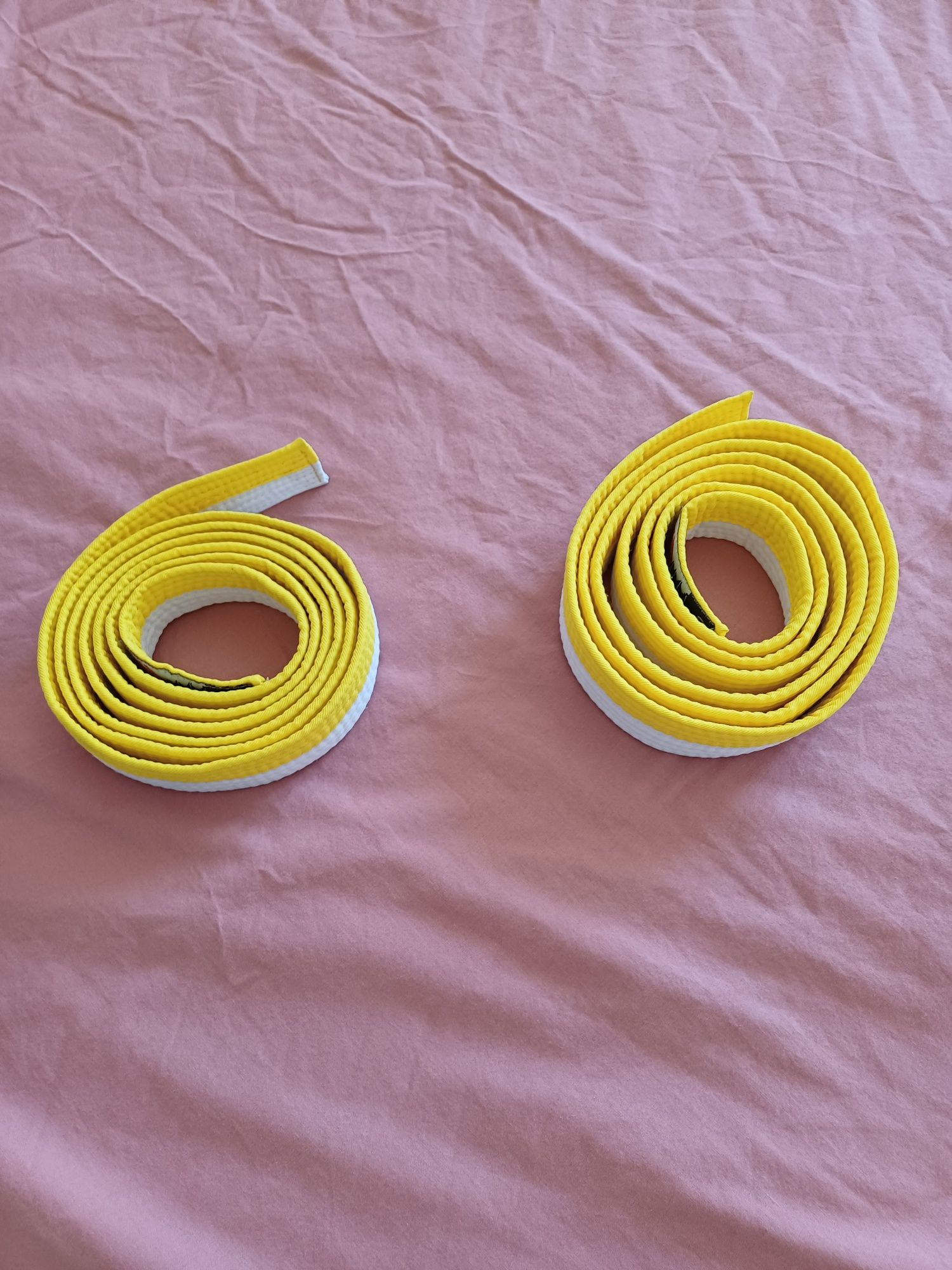 Cinto karate ( amarelo e branco)