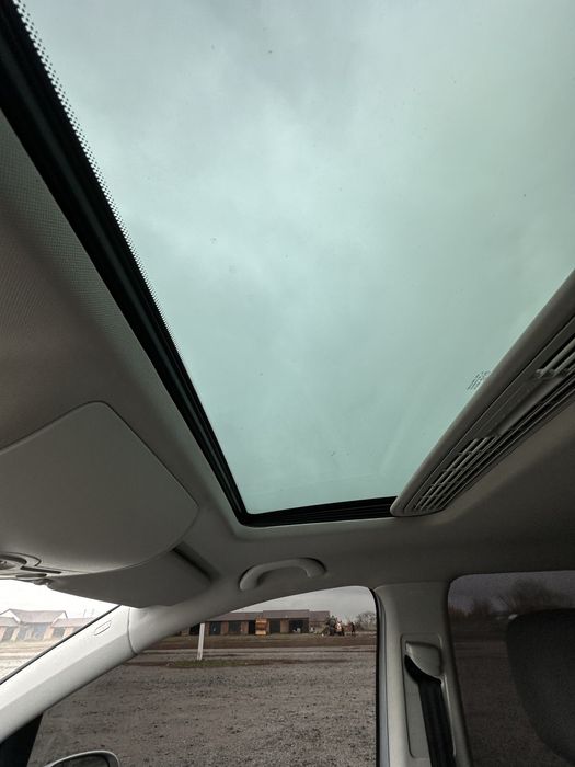 Volkswagen Touran 2005 року | 1.6 бензин/газ | Гарна комплектація