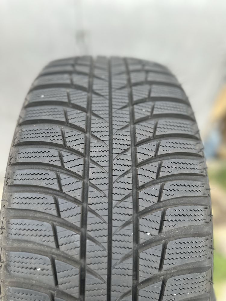 Bridgestone 235/45/17 ідеальний стан, майже НОВА