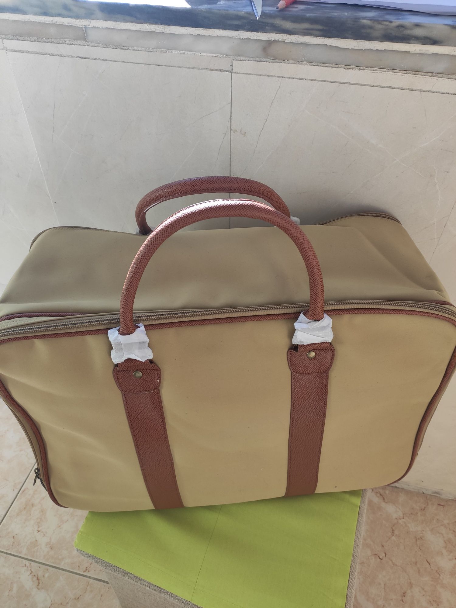 Mala  de  viagem em Nobuko