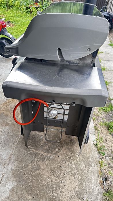 Продам газовий гриль WEBER