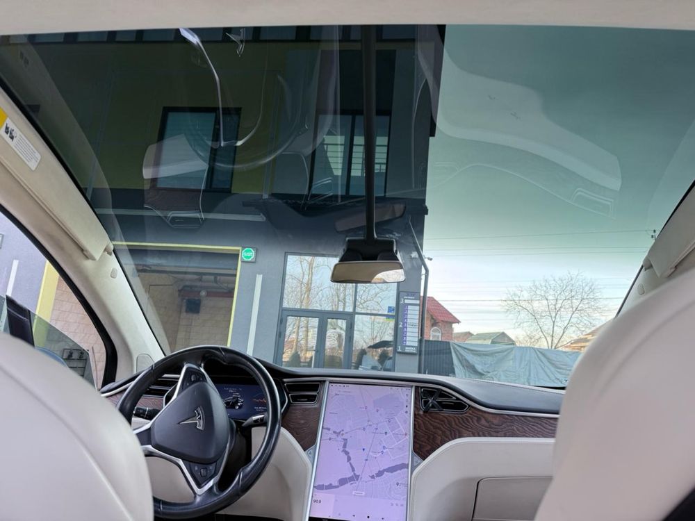 Продам Tesla Model X