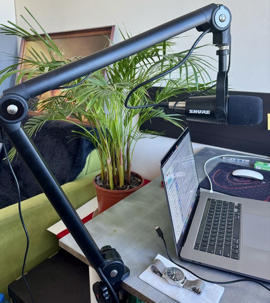 Shure MV7K podcast KIT- Mikrofon dynamiczny do podcastów  + statyw