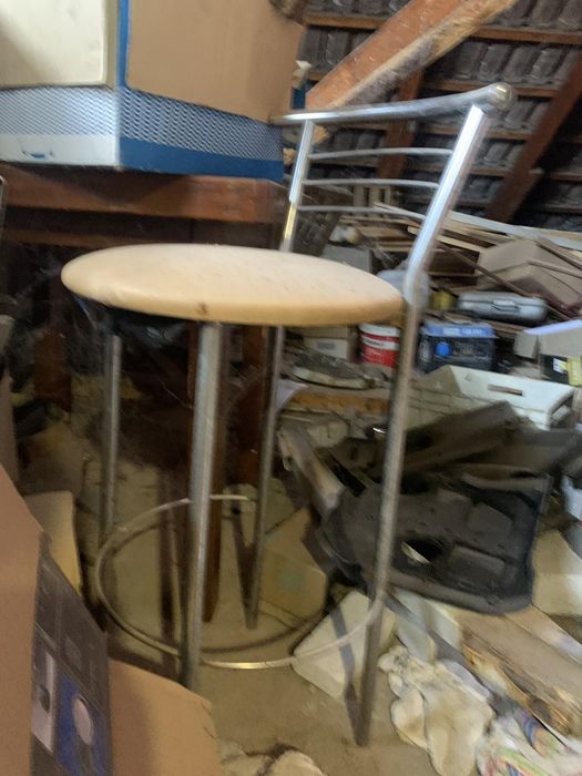 столи стільці меблі