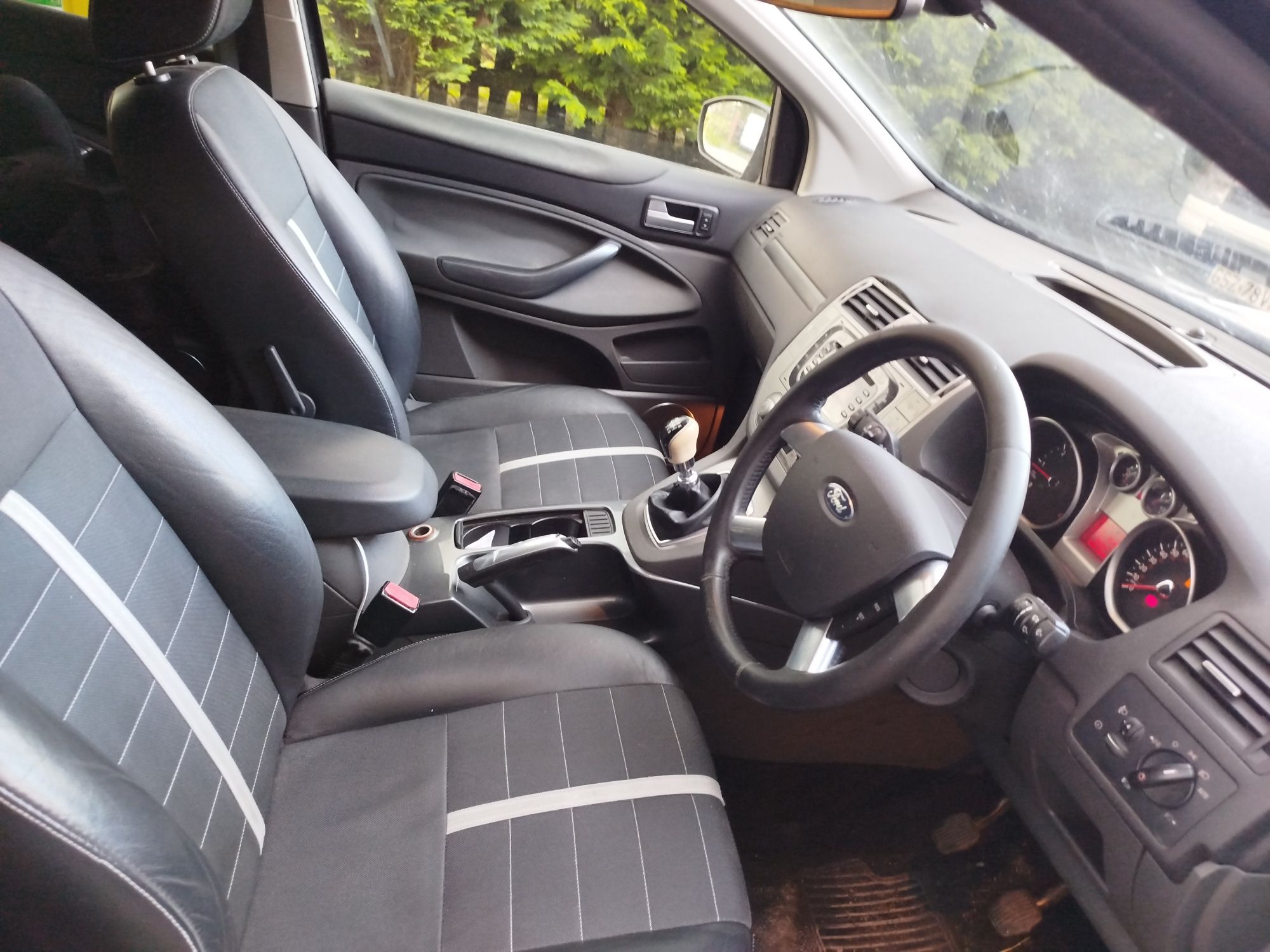 2011 Ford Kuga anglik, 2.0 tdci, V5, mot
