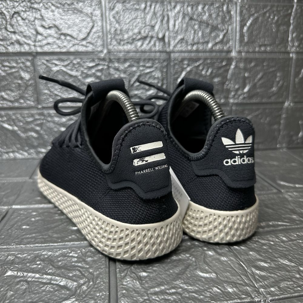 Жіночі кросівки Adidas x Pharell Williams Tennis HU ID7444