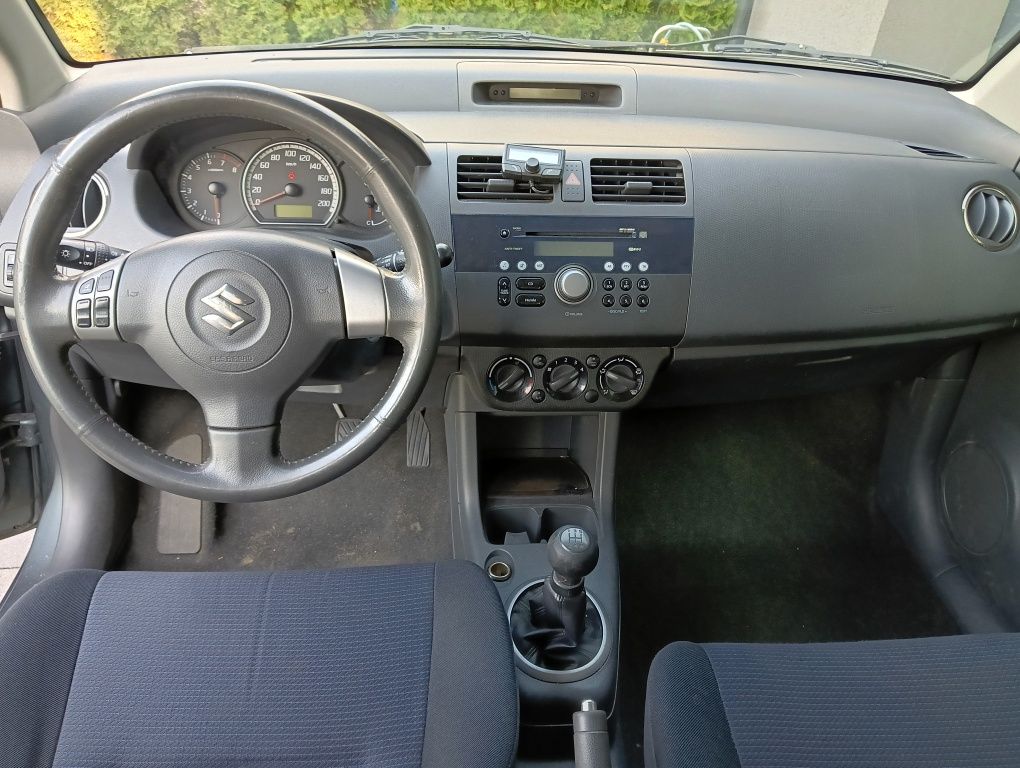 Suzuki Swift 1.3 92 km 2008r benzyna, klima