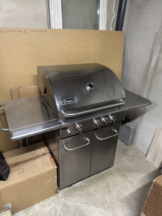 Продам газовый гриль Tepro