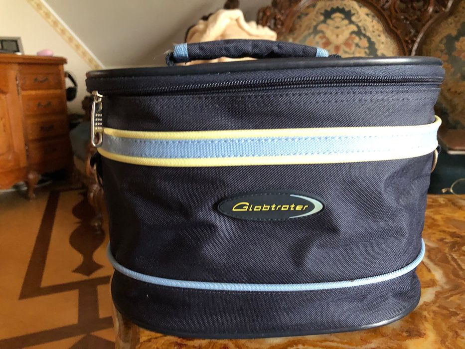 Nowy kuferek kosmetyczka podróżny Globtroter