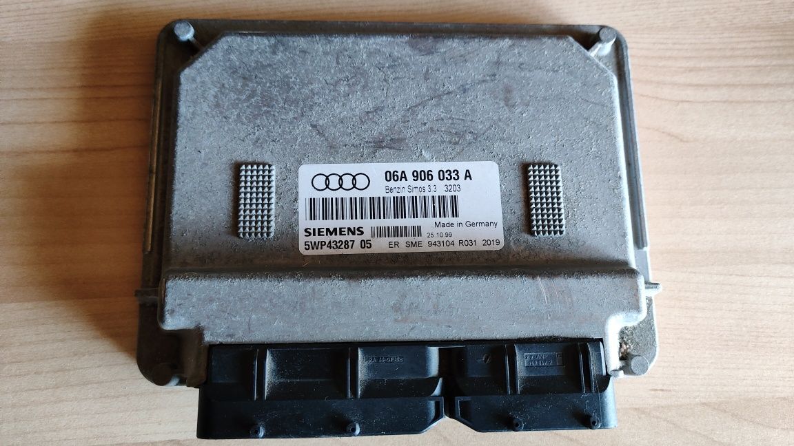 Sterownik silnika ECU Audi 8L ( 06A 906 033A )