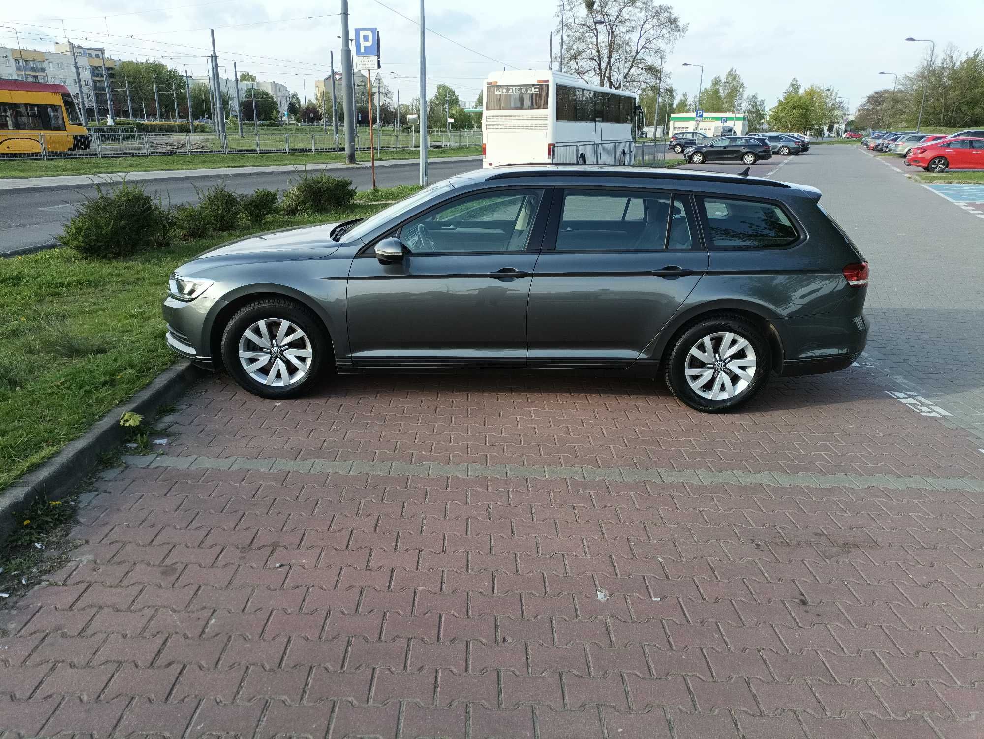 Passat b8 Polski salon