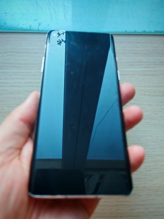 Oneplus 8 uszkodzony