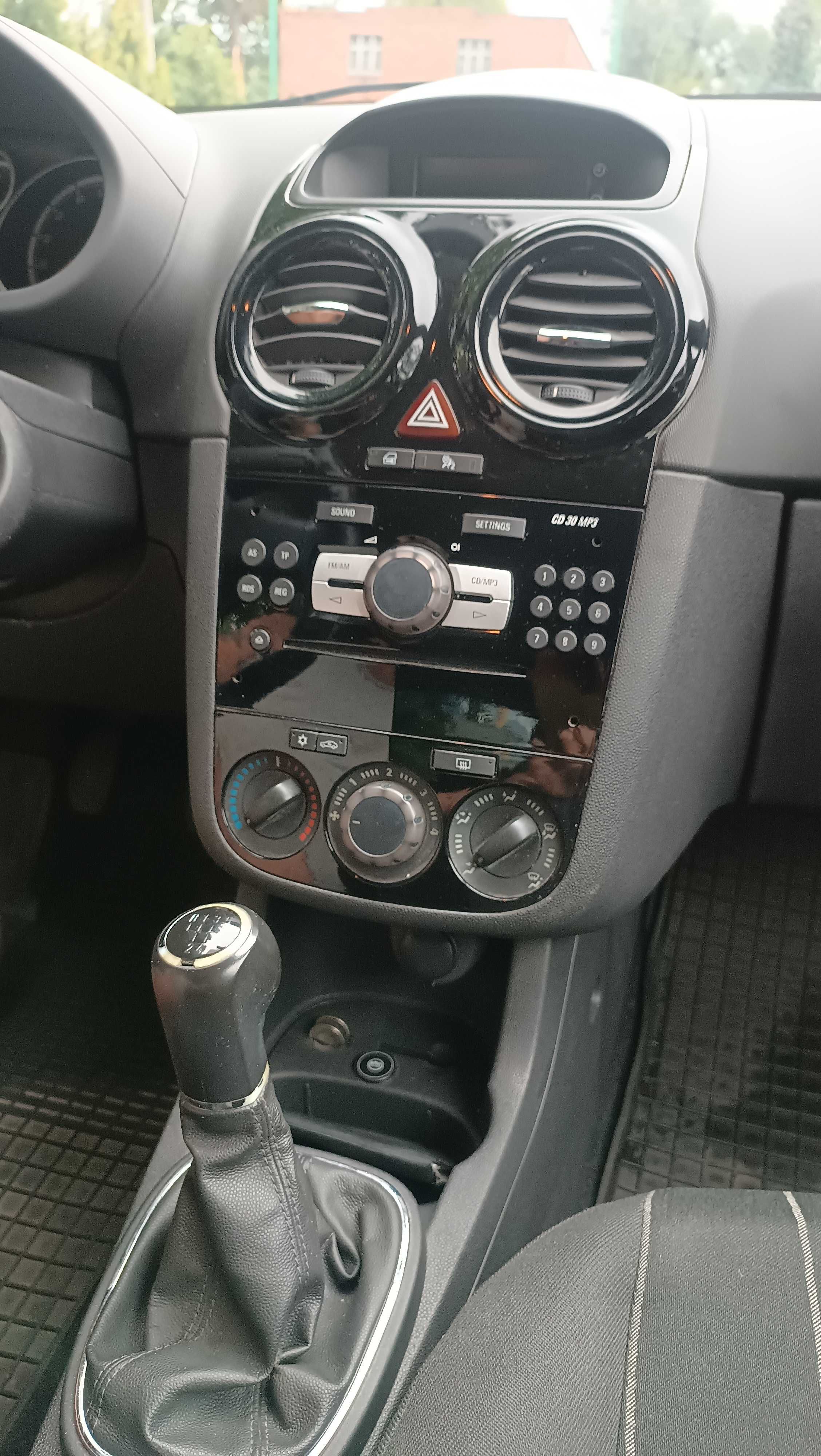 OPEL CORSA D w wersji na 111 lat Opla