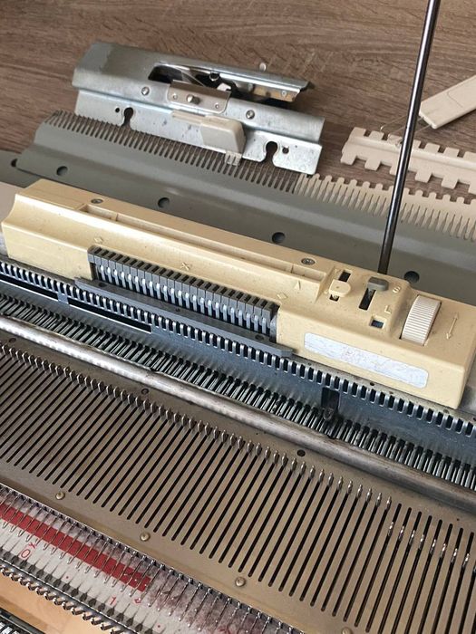 Вязальная машина двухфонтурная Silver Reed SRP 60N