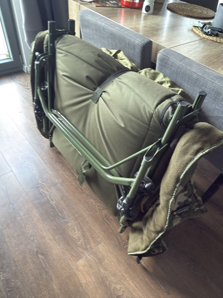 Lóżko karpiowe Prologic Inspire lite -Pro 6 leg + sleep system 5 sezon