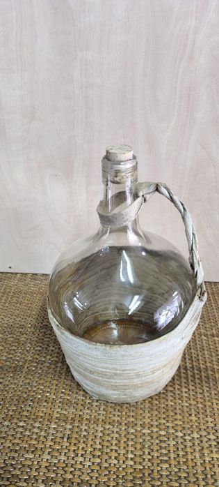 Garrafão em vidro empalhado 2.5litros, exemplar estado de conservação