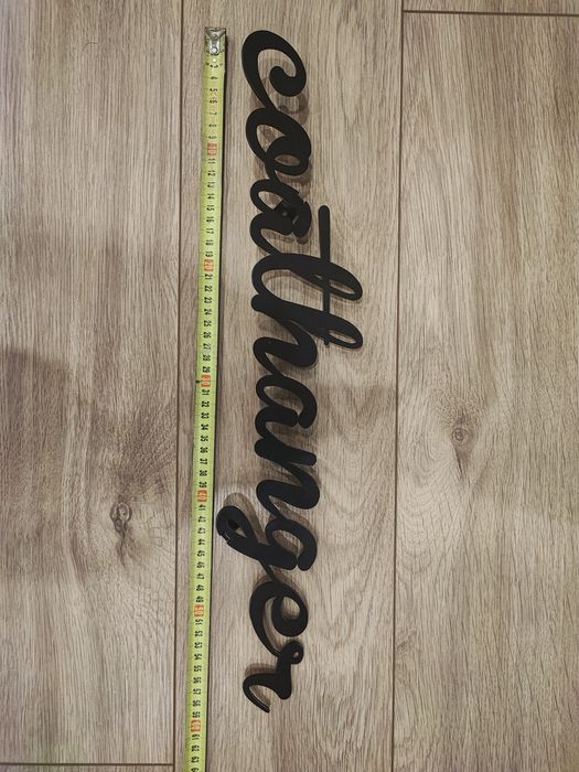 Wieszak na kurtki, wieszak garderoba, metaloplastyka napis Coathanger