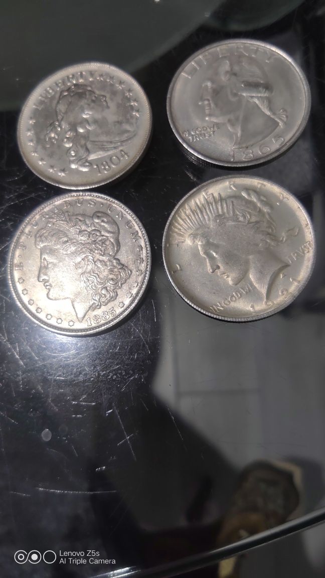 Монети 1 американський долар.