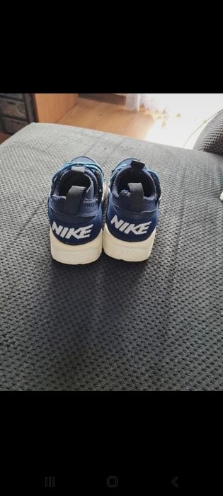 Buty firmy Nike dziecięce R32