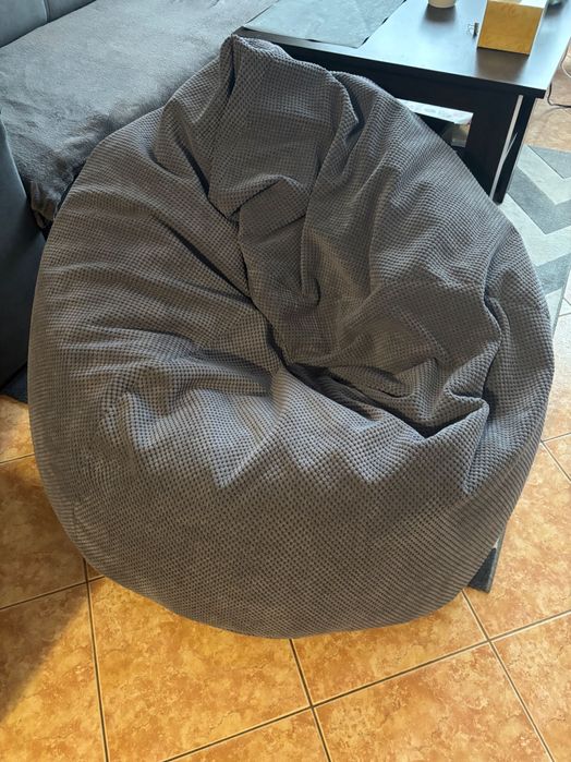 Pufa/ fotel wraz z podnóżkiem