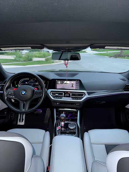 BMW M4      2022
