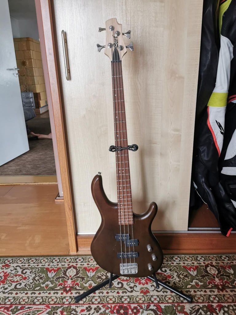 Gitara basowa CORT Action Bass Plus
