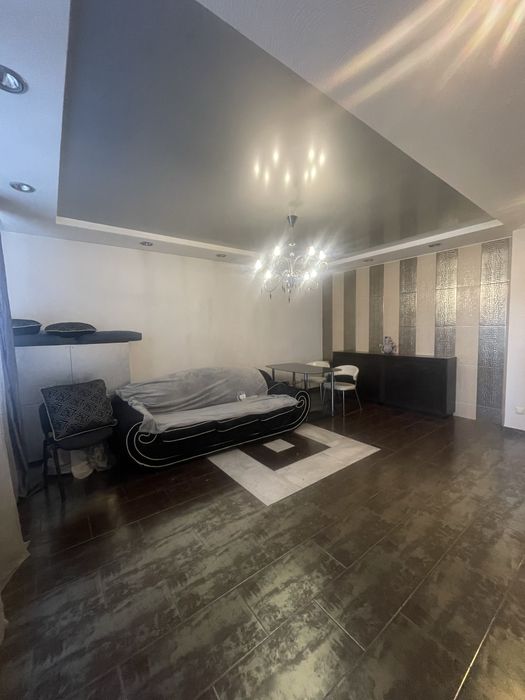 ПОДОБОВО . ОРЕНДА 3- к дизайнерськоі кв-ри м. Деміівська/ ЦЕНТ