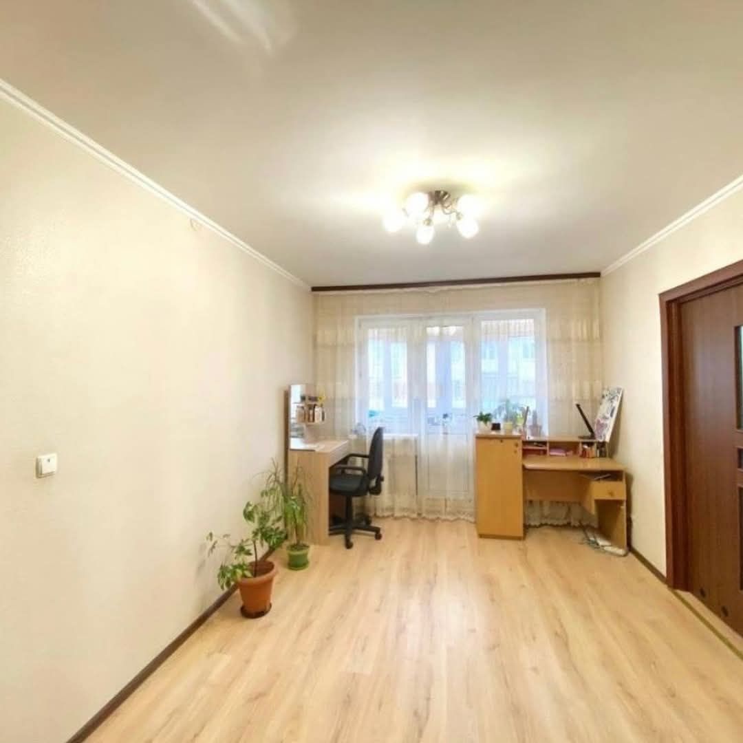 Продаж 2-кім кВ в ценлянгму будинку вул. Пасічна