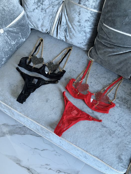 комплект нижнего белья с сердечками цепочки сетка