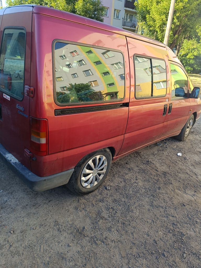 Fiat scudo ośmio osobowy
