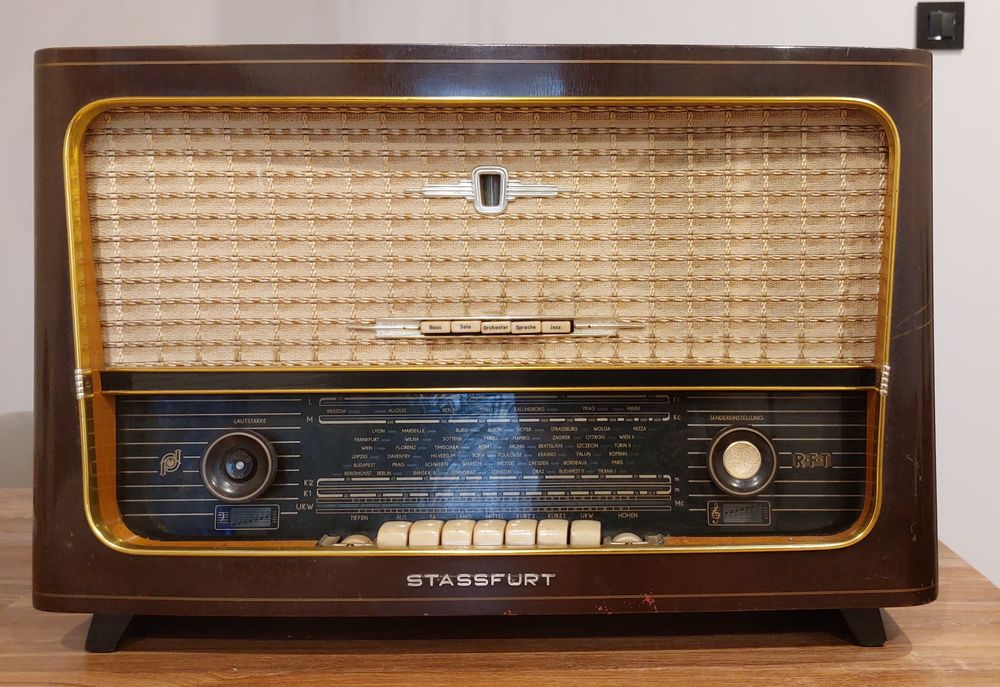 Zabytkowe radio lampowe RFT Stassfurt Diamant II 8E158-I