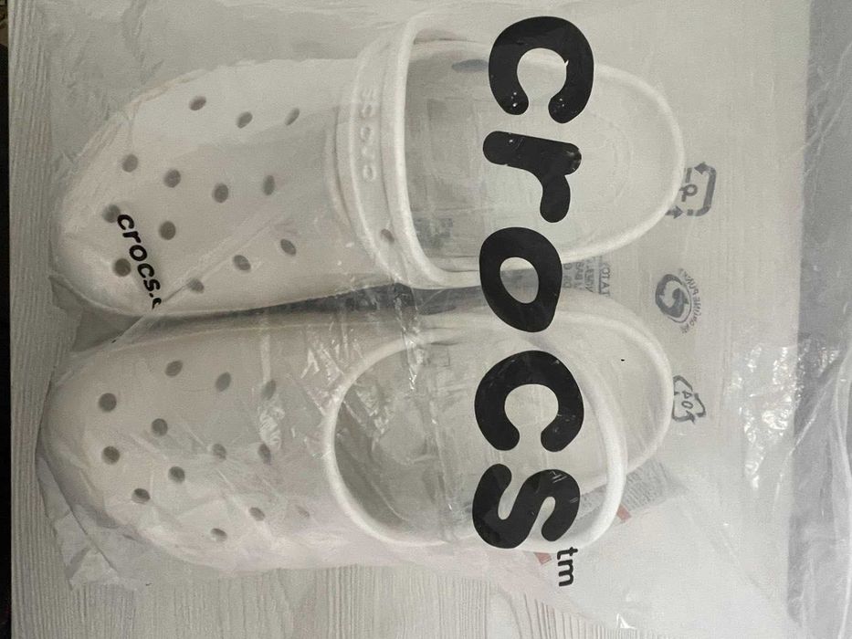 Стильні та зручні крокси Crocs Baya Platform Clog у білому кольорі