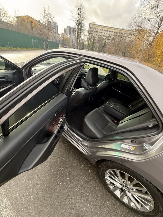 Toyota Camry 55 в гарній комплектаціі