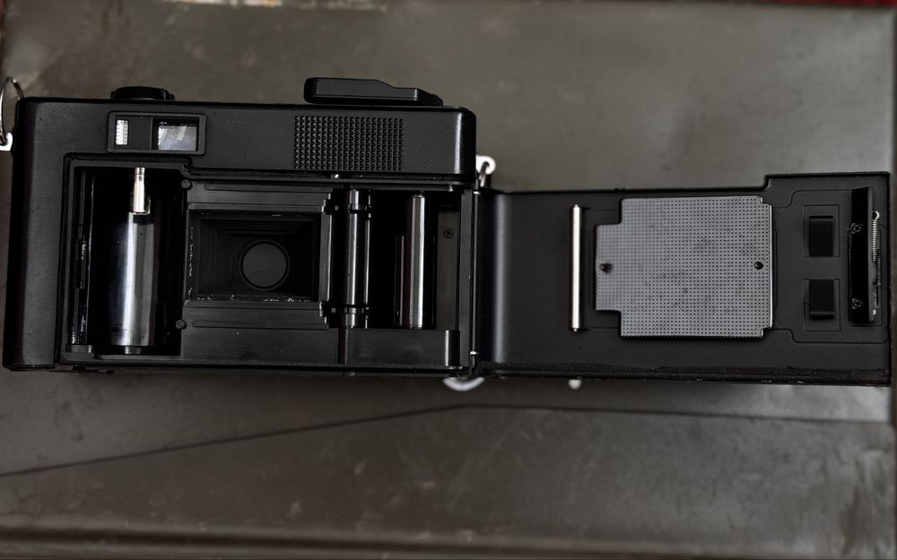 Плівкова фотокамера Mamiya 135EF