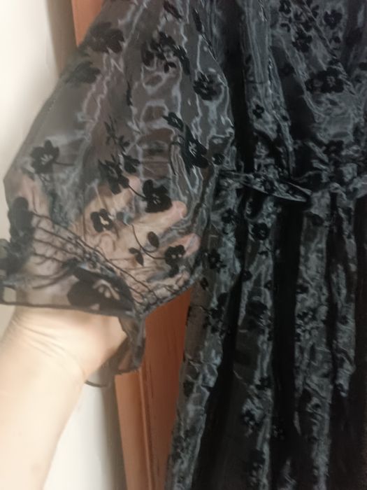 Жіноча святкова сукня