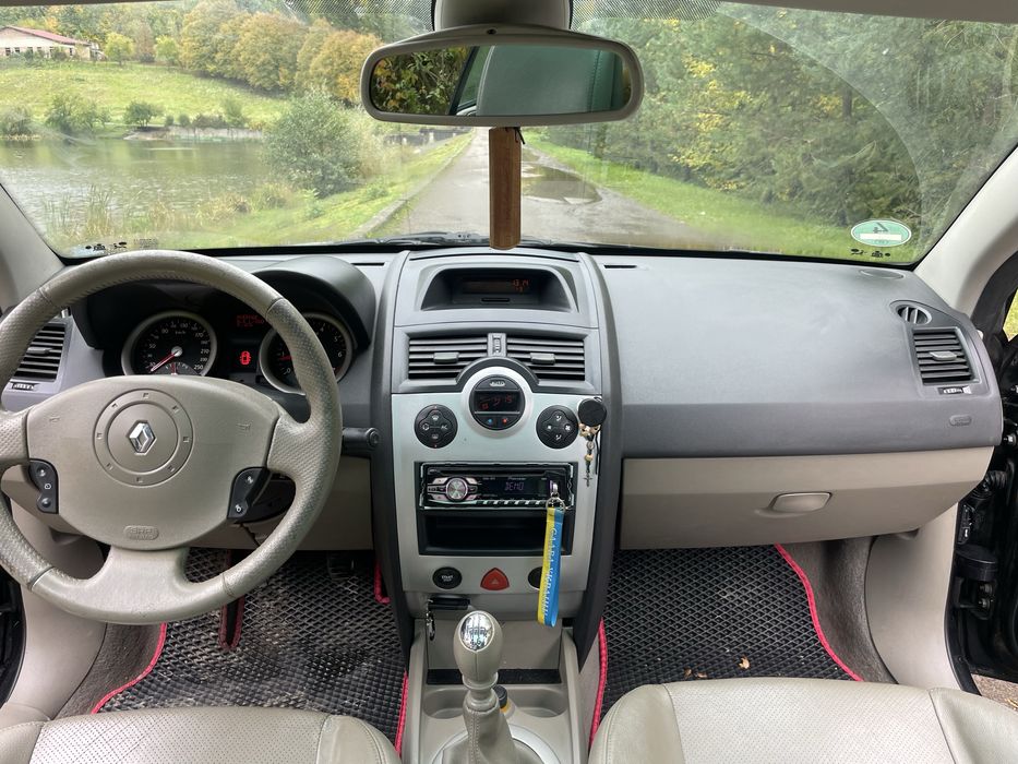 Megan 2 Cabrio- Coupe