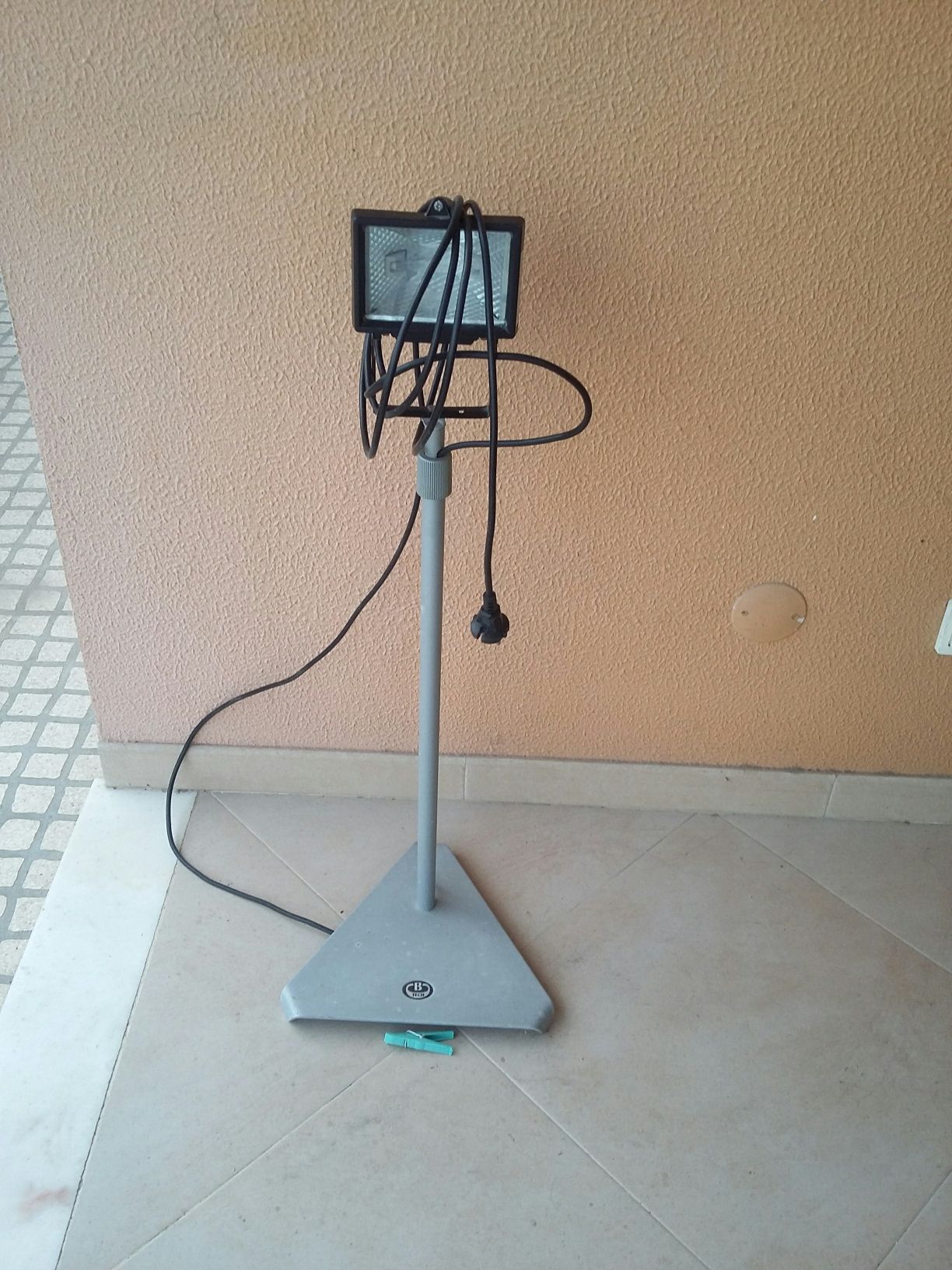 Projetor halogéneo 150 W feito a mão