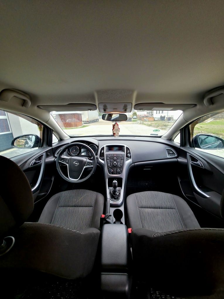 Opel Astra J 2014 1.6 cdti