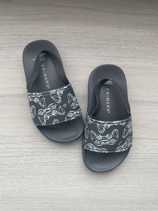 Сандалі, шльопки primark 25-26