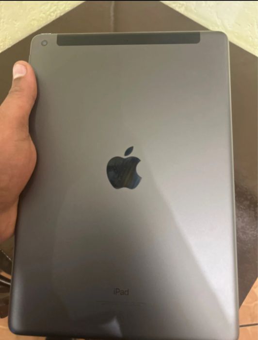 Apple iPad 9th Gen 10.2″ 64GB WiFi + Cellular