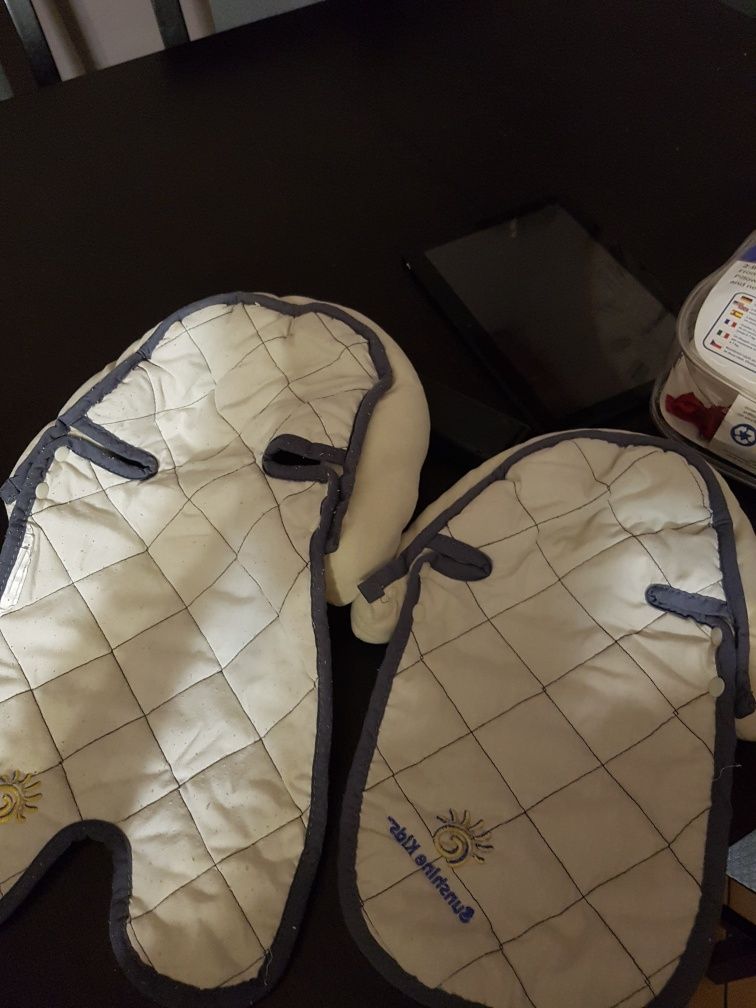 Ochraniacz/poduszka/wkładka do fotelika stabilizująca główkę noworodka