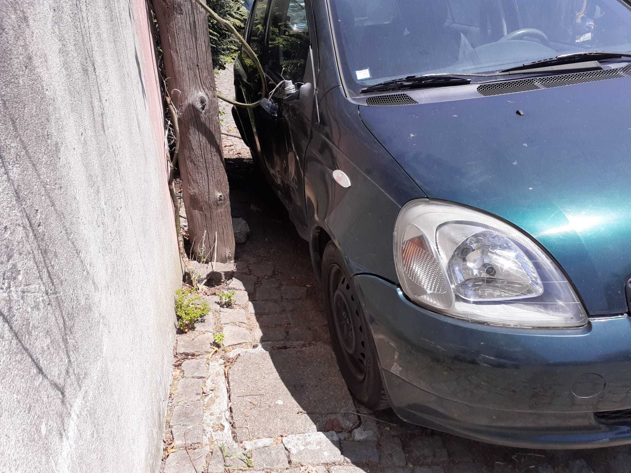 TOYOTA Yaris I Hatchback (P1) 1.0 (SCP10_) Gasolina 68 cv, do ano 2001