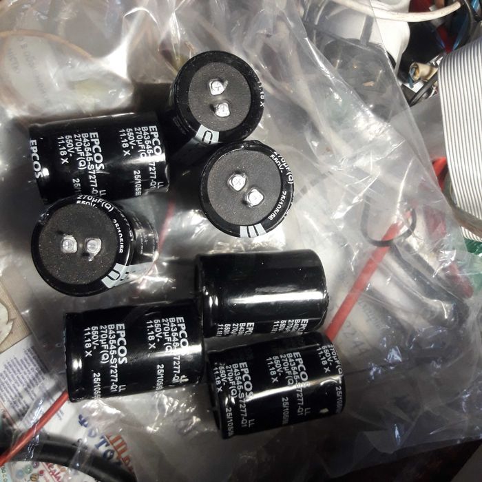 Конденсаторы электролитические 270мк  550v