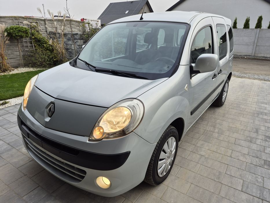 Sprowadzony-5 osób-Klimatyzacja