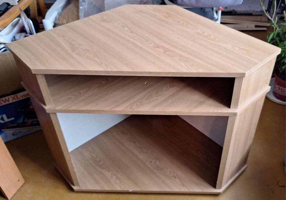 Szafka telewizyjna rogowa