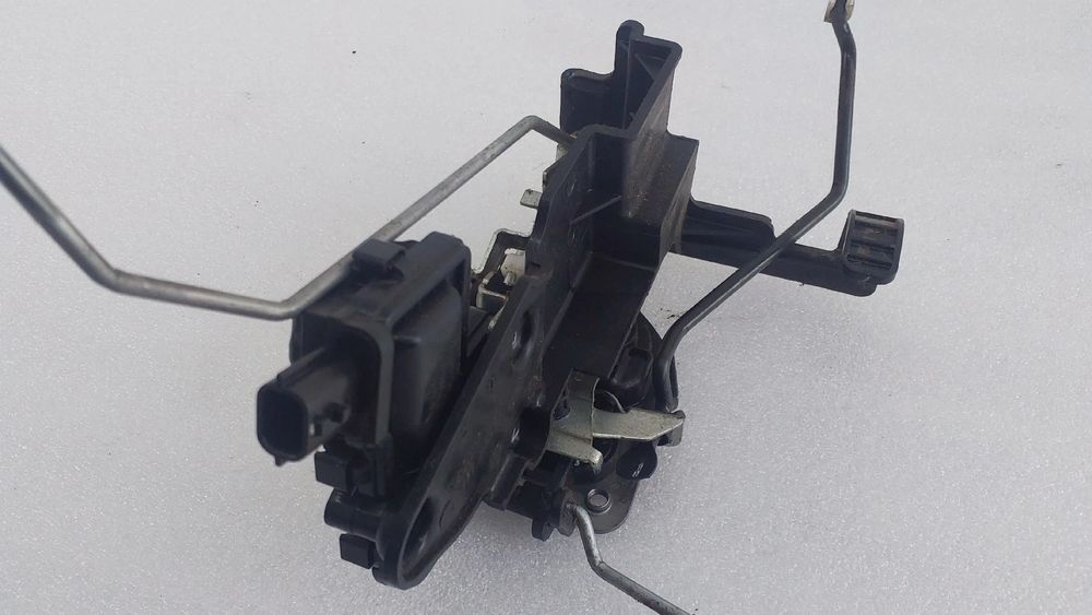 Fechadura / fecho porta frente esquerdo DACIA Spring