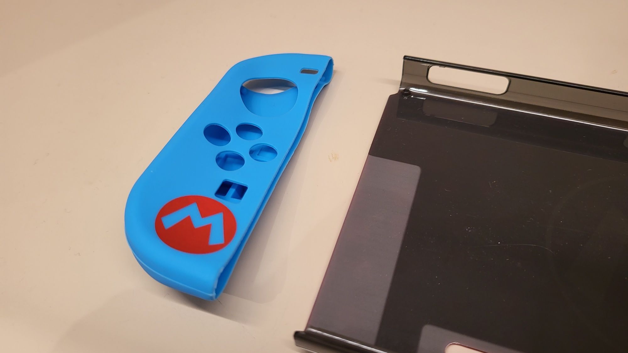 Proteções Oficiais Mario para Nintendo Switch e Joy Cons